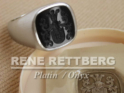 mattierter massiver 950 Platin Siegelring mit Famileinwappengravur im antikem Onyx